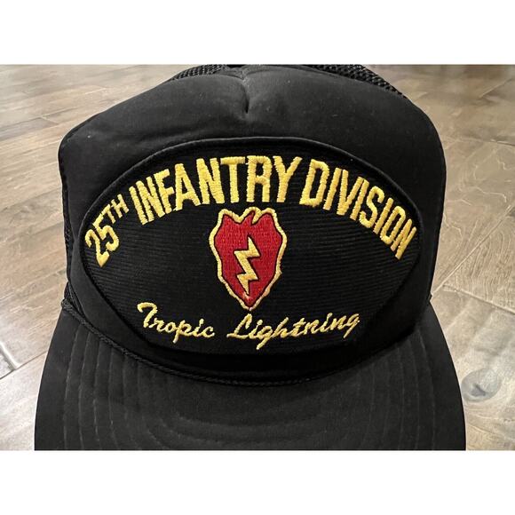US Army 25th Infantry Division Mens Black Tropic Lightning Snapback Trucker Hat - Picture 3 of 8